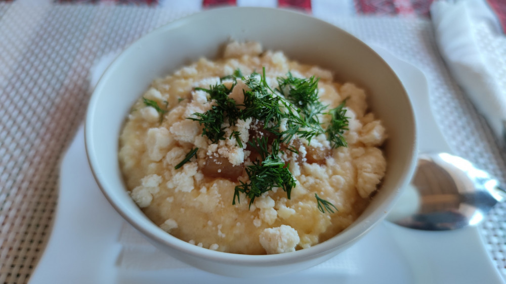 Банош зі шкварками